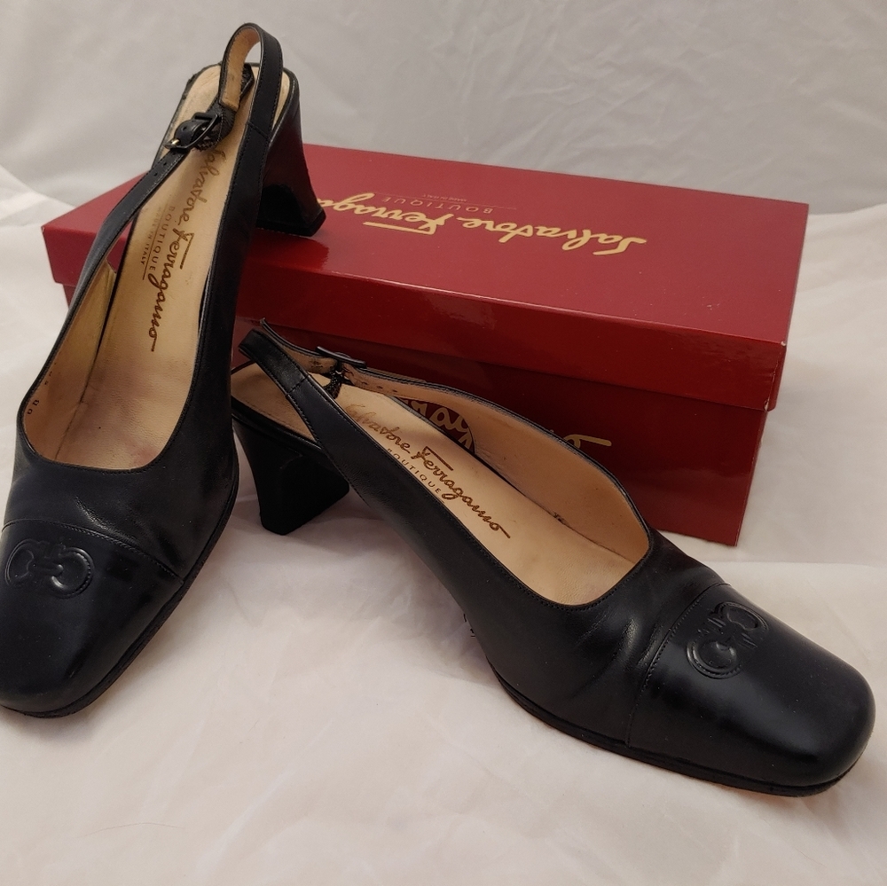 Salvatore Ferragamo low heels PEGGY
7.5 B